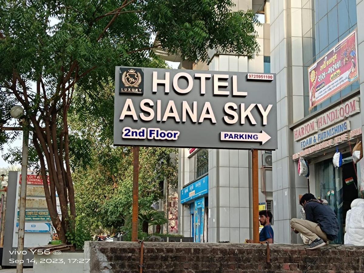 Hotel Asiana Sky Motera Ahmedabad Ngoại thất bức ảnh