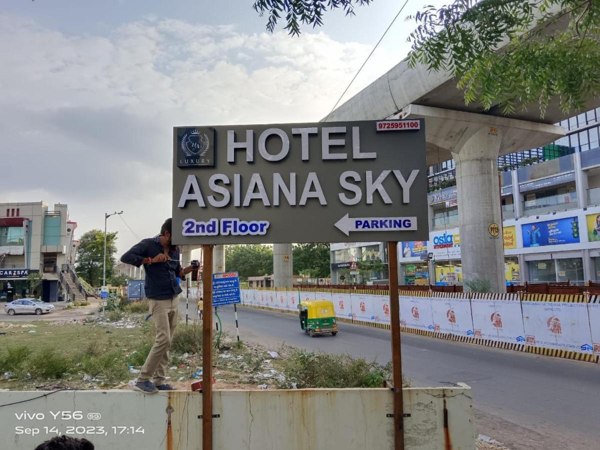 Hotel Asiana Sky Motera Ahmedabad Ngoại thất bức ảnh