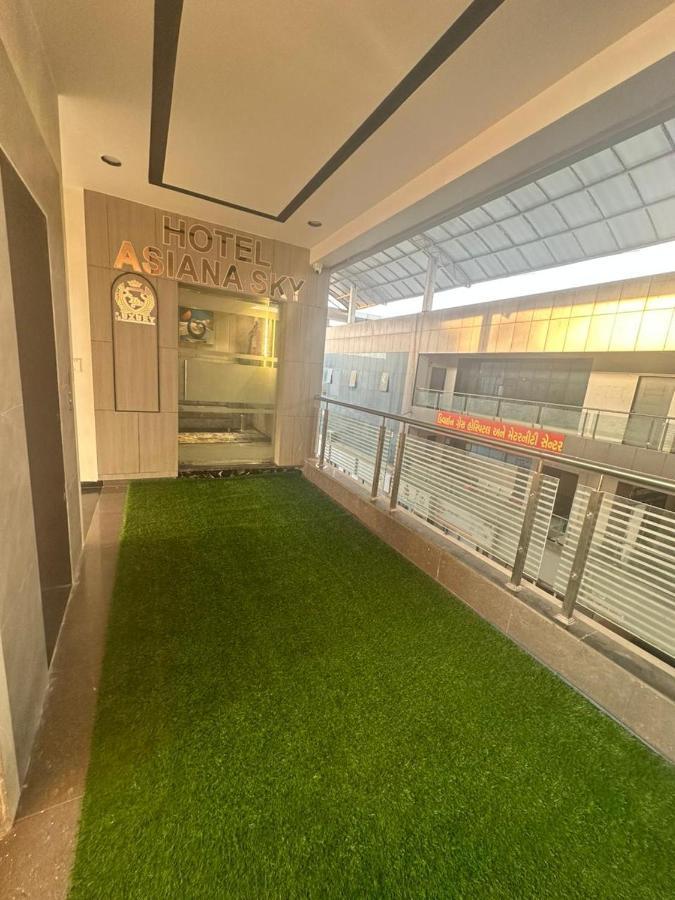 Hotel Asiana Sky Motera Ahmedabad Ngoại thất bức ảnh