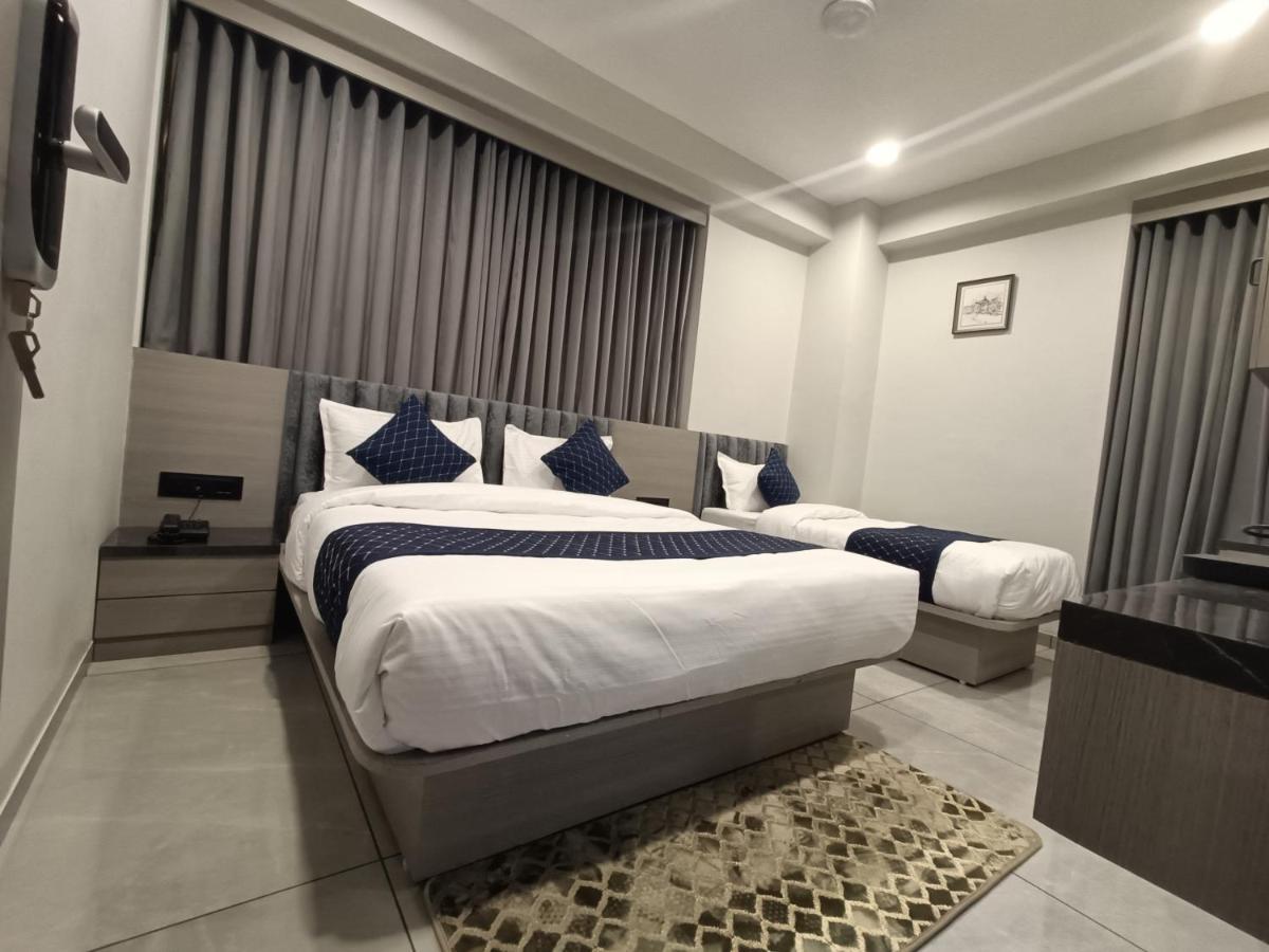 Hotel Asiana Sky Motera Ahmedabad Ngoại thất bức ảnh