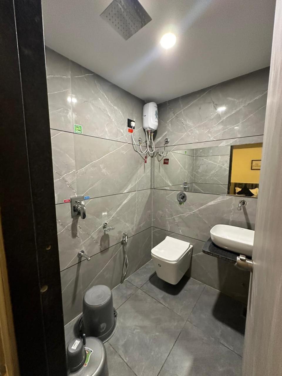 Hotel Asiana Sky Motera Ahmedabad Ngoại thất bức ảnh